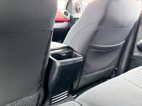 Used 2017 Toyota Tacoma SR5 image 34