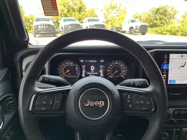 Used 2024 Jeep Gladiator Sport AWD/4WD image 19