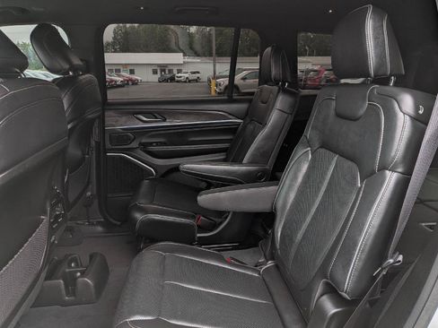Used 2023 Jeep Grand Cherokee L Overland AWD/4WD image 22