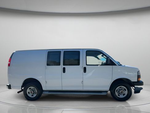 Used 2024 GMC Savana 2500 w/ Driver Convenience Package image 32