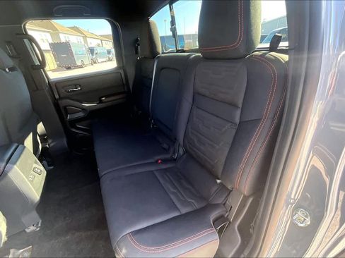 Used 2023 Nissan Frontier PRO-4X w/ Pro Convenience Package image 19