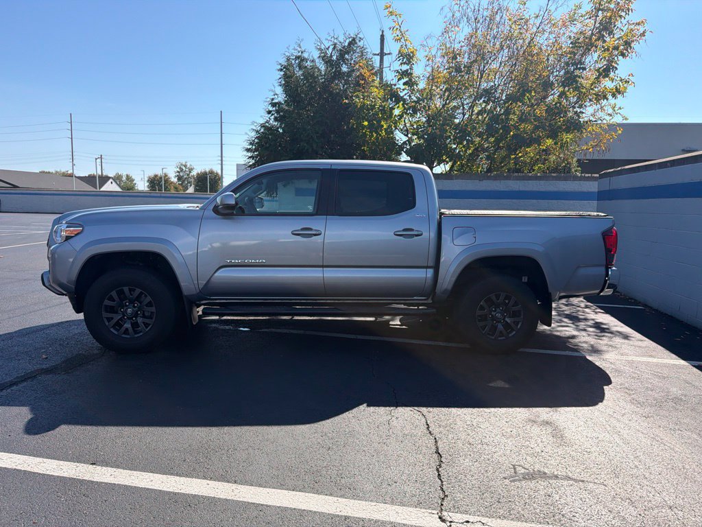 Used 2021 Toyota Tacoma SR5 AWD/4WD image 2