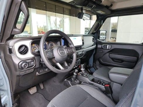 Used 2025 Jeep Wrangler Sport image 9