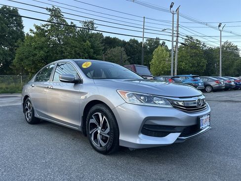Used 2017 Honda Accord LX image 3