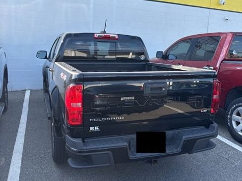 Used 2022 Chevrolet Colorado LT w/ LT Convenience Package AWD/4WD image 5