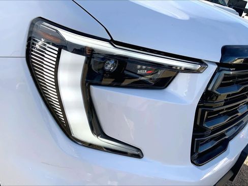 Used 2024 GMC Acadia AT4 w/ Luxury Package image 35