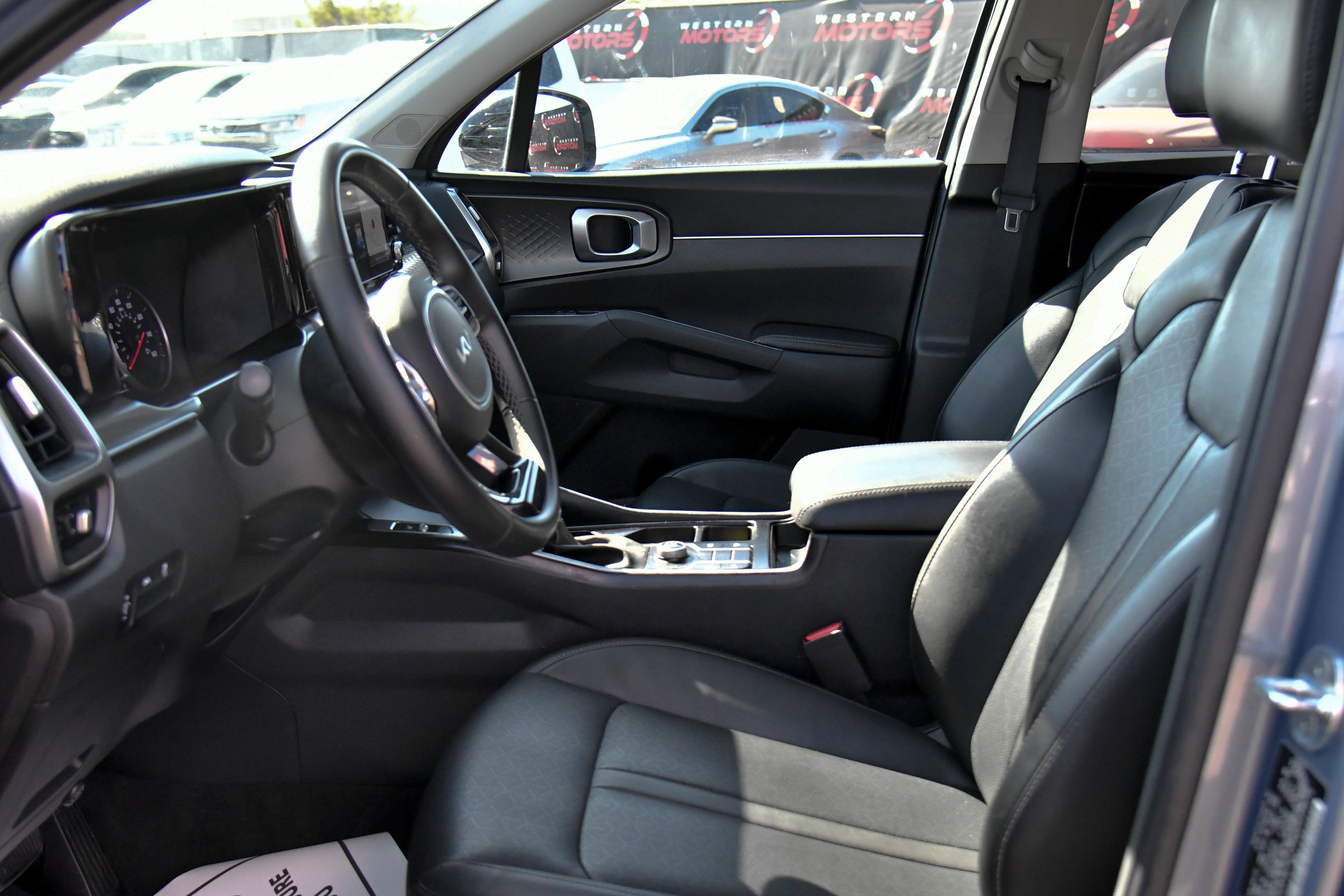 Used 2022 Kia Sorento S w/ Panoramic Sunroof Package FWD image 18