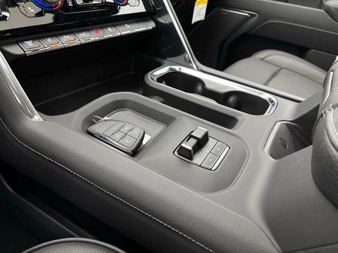 New 2025 GMC Sierra 2500 Denali w/ Denali Reserve Package image 33