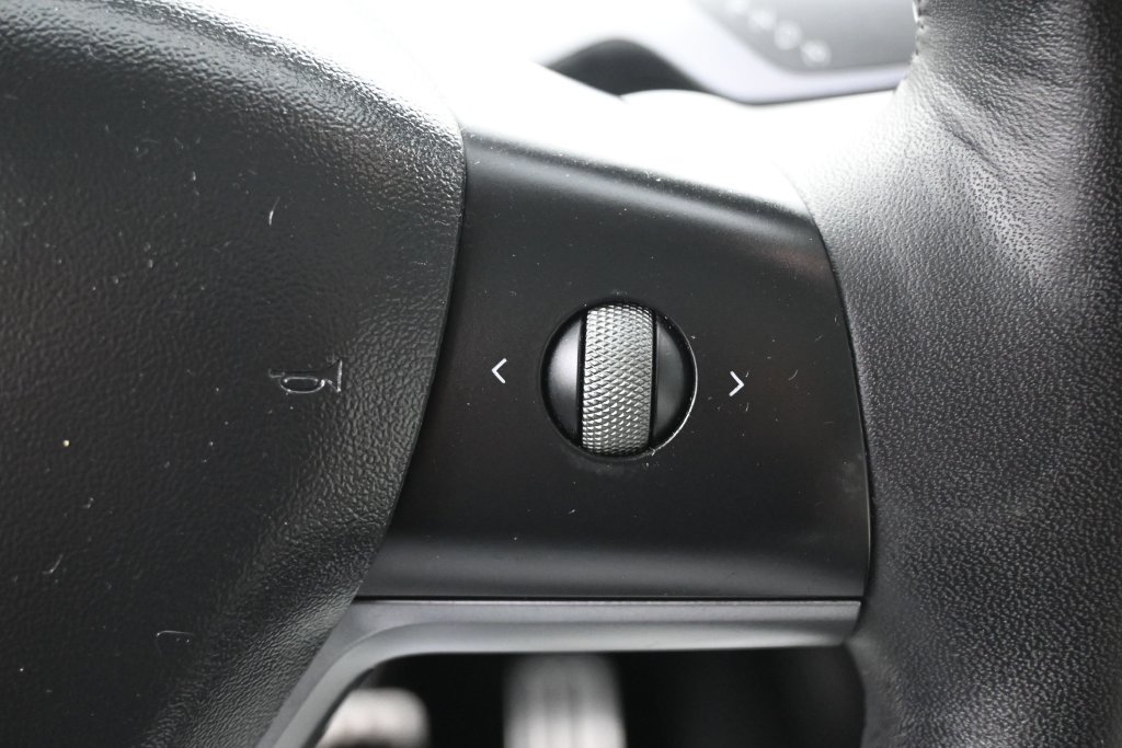 Used 2022 Tesla Model Y Performance AWD/4WD image 15