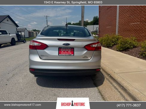 Used 2014 Ford Focus SE FWD image 4