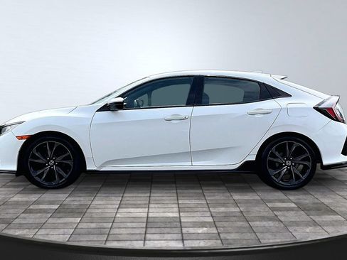 Used 2017 Honda Civic Sport image 4