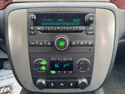 Used 2013 GMC Yukon XL SLT w/ SLT-2 Equipment Package AWD/4WD image 24