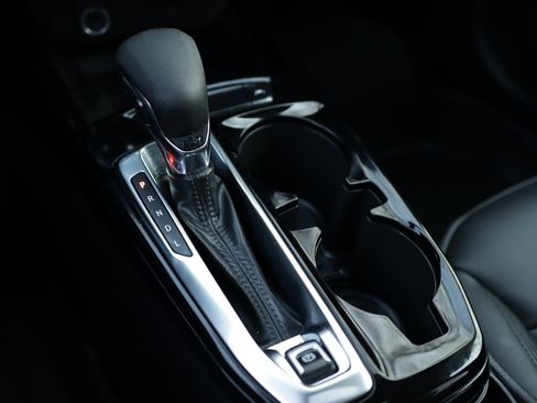 Used 2024 Chevrolet Trax ACTIV w/ Sunroof Package image 19