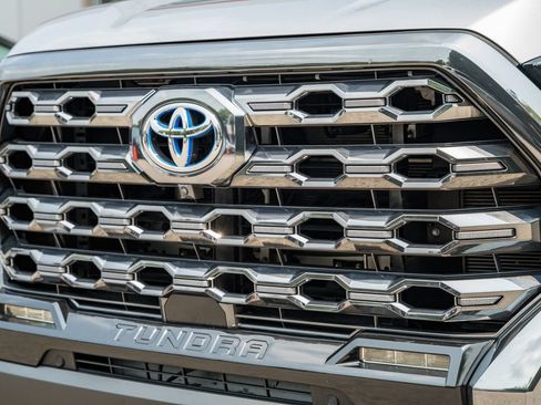 Used 2024 Toyota Tundra Platinum AWD/4WD image 12