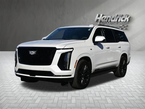 Used 2025 Cadillac Escalade Sport Platinum w/ LPO, ONYX Package image 8