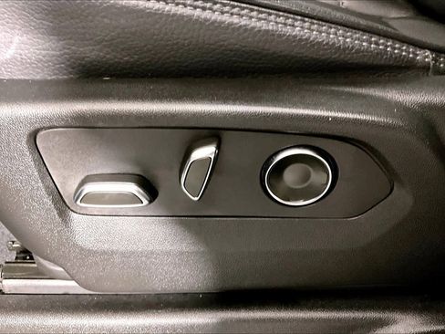 Certified 2023 GMC Yukon XL Denali image 33