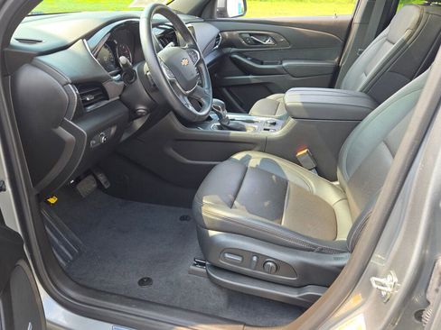 Used 2023 Chevrolet Traverse High Country image 25