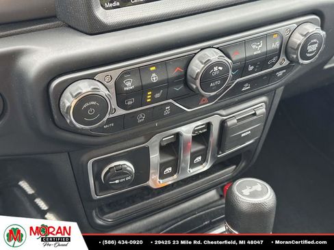 Used 2022 Jeep Wrangler Sport AWD/4WD image 26