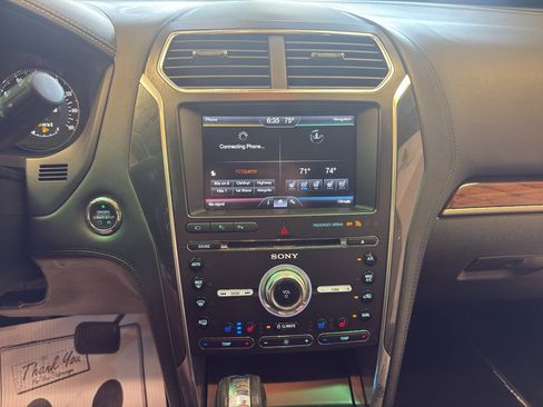 Used 2016 Ford Explorer Platinum AWD/4WD image 20