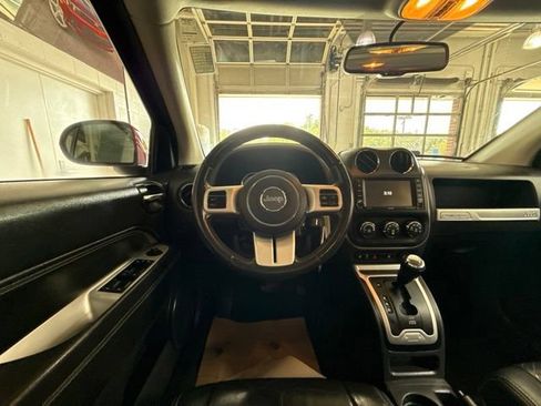Used 2016 Jeep Compass High Altitude FWD image 21