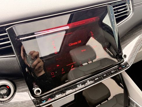 Used 2022 Jeep Wagoneer Series II w/ Premium Group I image 47