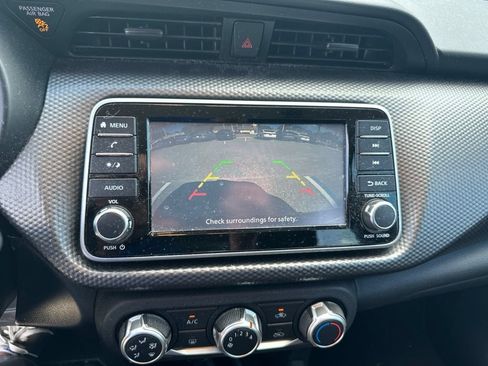 Used 2020 Nissan Kicks S FWD image 11