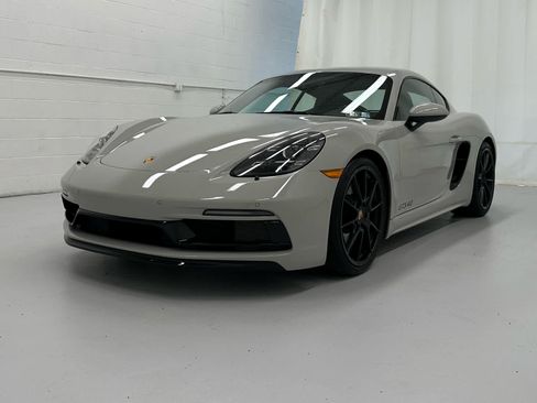 Used 2025 Porsche 718 Cayman GTS RWD image 4