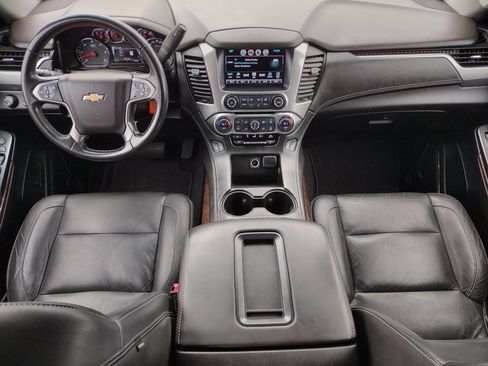 Used 2019 Chevrolet Suburban LT image 5