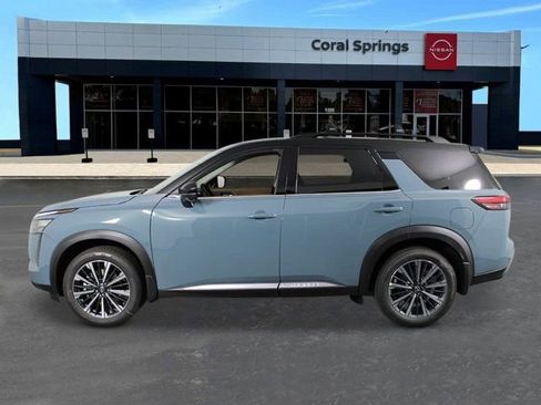 New 2026 Nissan Pathfinder Platinum FWD image 2