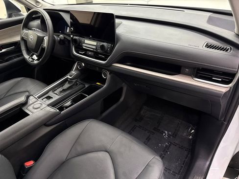 Used 2024 Toyota Grand Highlander AWD image 23