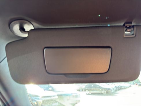 Used 2022 Chevrolet Traverse LT image 25