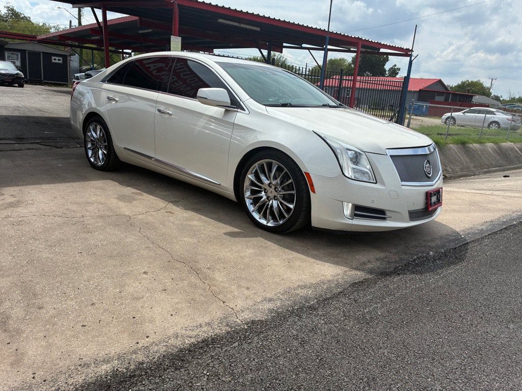 Used 2013 Cadillac XTS Platinum FWD image 1