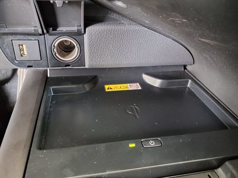 Used 2024 Toyota Camry SE w/ Audio Upgrade Package FWD image 31