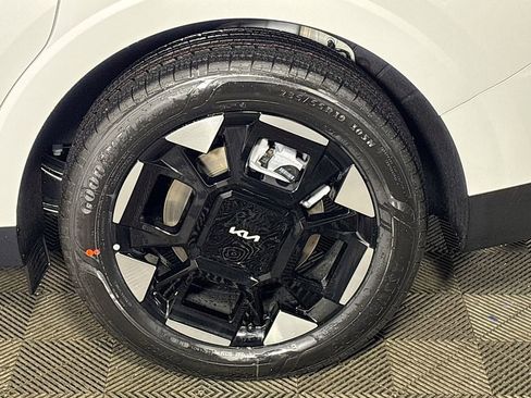 New 2026 Kia Carnival EX image 22