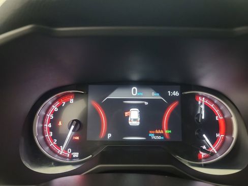 Used 2025 Toyota RAV4 XLE AWD/4WD image 30