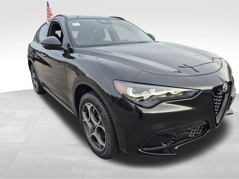 New 2025 Alfa Romeo Stelvio Sprint w/ Convenience Package AWD/4WD image 7