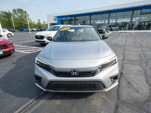 Used 2024 Honda Civic Sport image 2