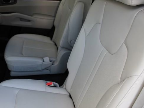 Used 2023 Kia Sorento X-Line EX image 5