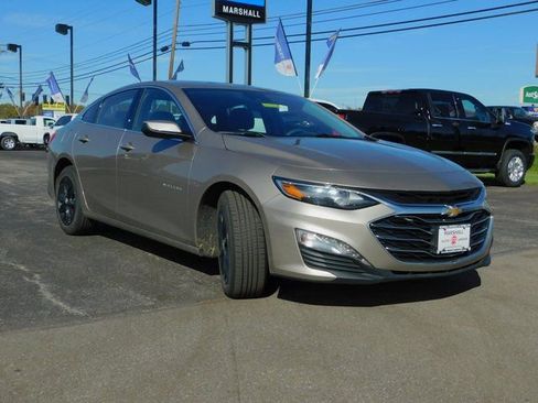Used 2025 Chevrolet Malibu LT image 4