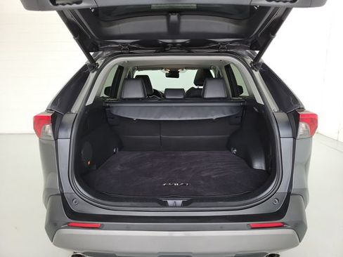 Used 2019 Toyota RAV4 Limited FWD image 11