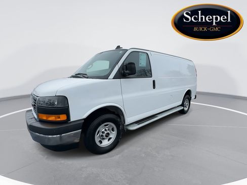 Used 2024 GMC Savana 2500 w/ Driver Convenience Package image 4
