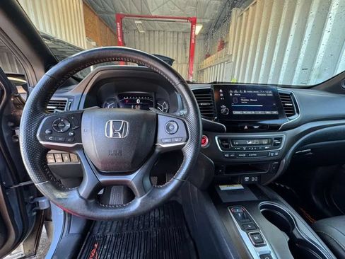 Used 2023 Honda Passport TrailSport image 17