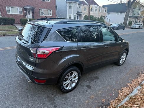 Used 2017 Ford Escape SE w/ Equipment Group 201A image 7