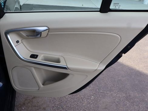 Used 2015 Volvo V60 T5 Premier image 23