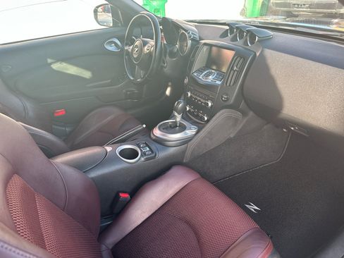 Used 2010 Nissan 370Z Touring w/ Sport Pkg image 12