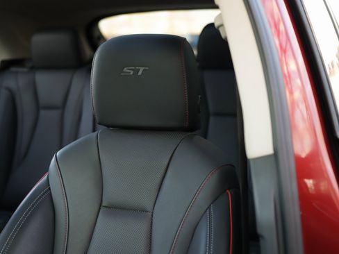 Used 2023 Buick Envision Essence w/ Sport Touring Package image 22