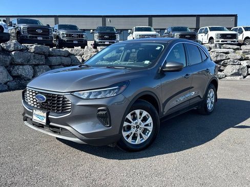 Used 2023 Ford Escape Active w/ Tech Pack #2 AWD/4WD image 1