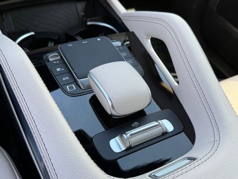 Used 2025 Mercedes-Benz GLS 450 4MATIC image 36