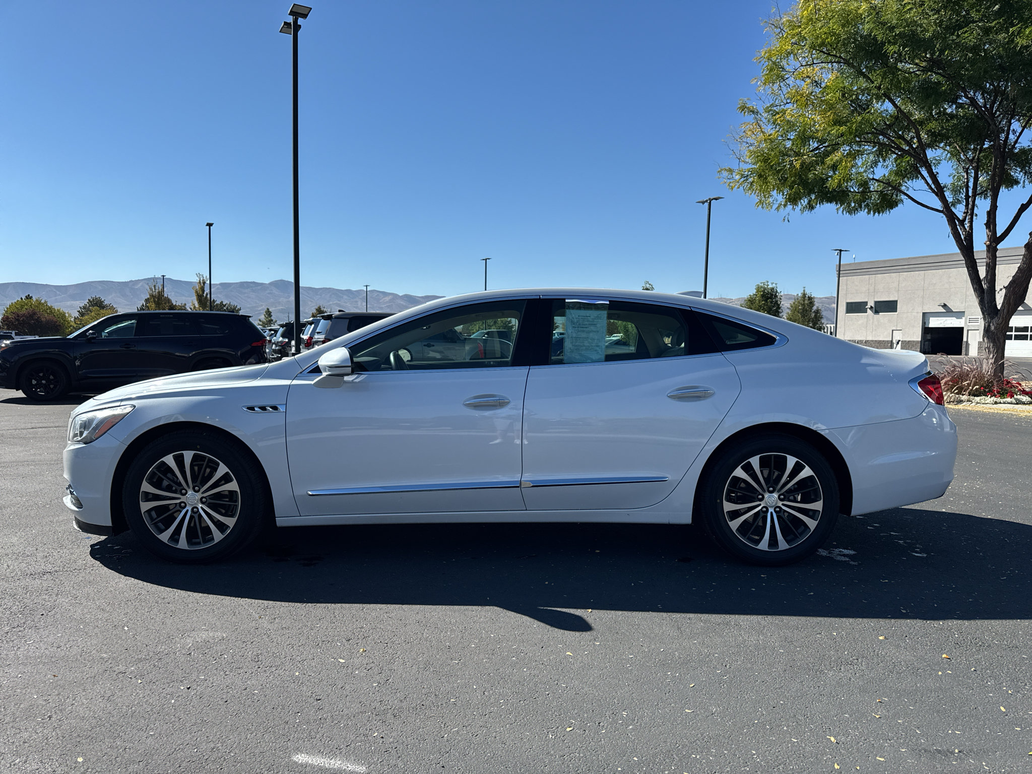 Used 2018 Buick LaCrosse Essence w/ Sun and Shade Package FWD image 4