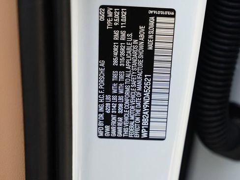 Used 2022 Porsche Cayenne S image 32